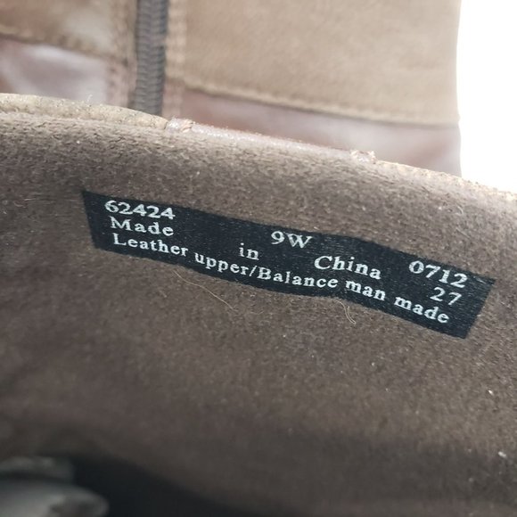 CLARKS Sz 9 Wide Ingalls Dover Brown Leather Side Zip Heeled Ankle Comfort Boots - Picture 9 of 14